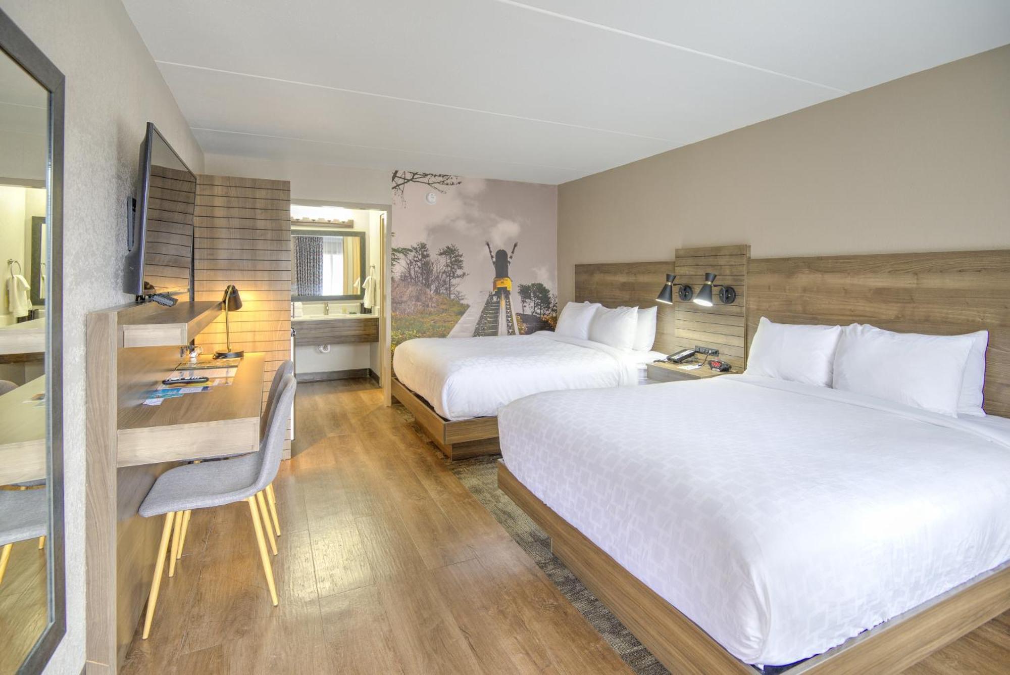 6 Budget Hotels Near Mysterious Mansion Gatlinburg Worth Booking