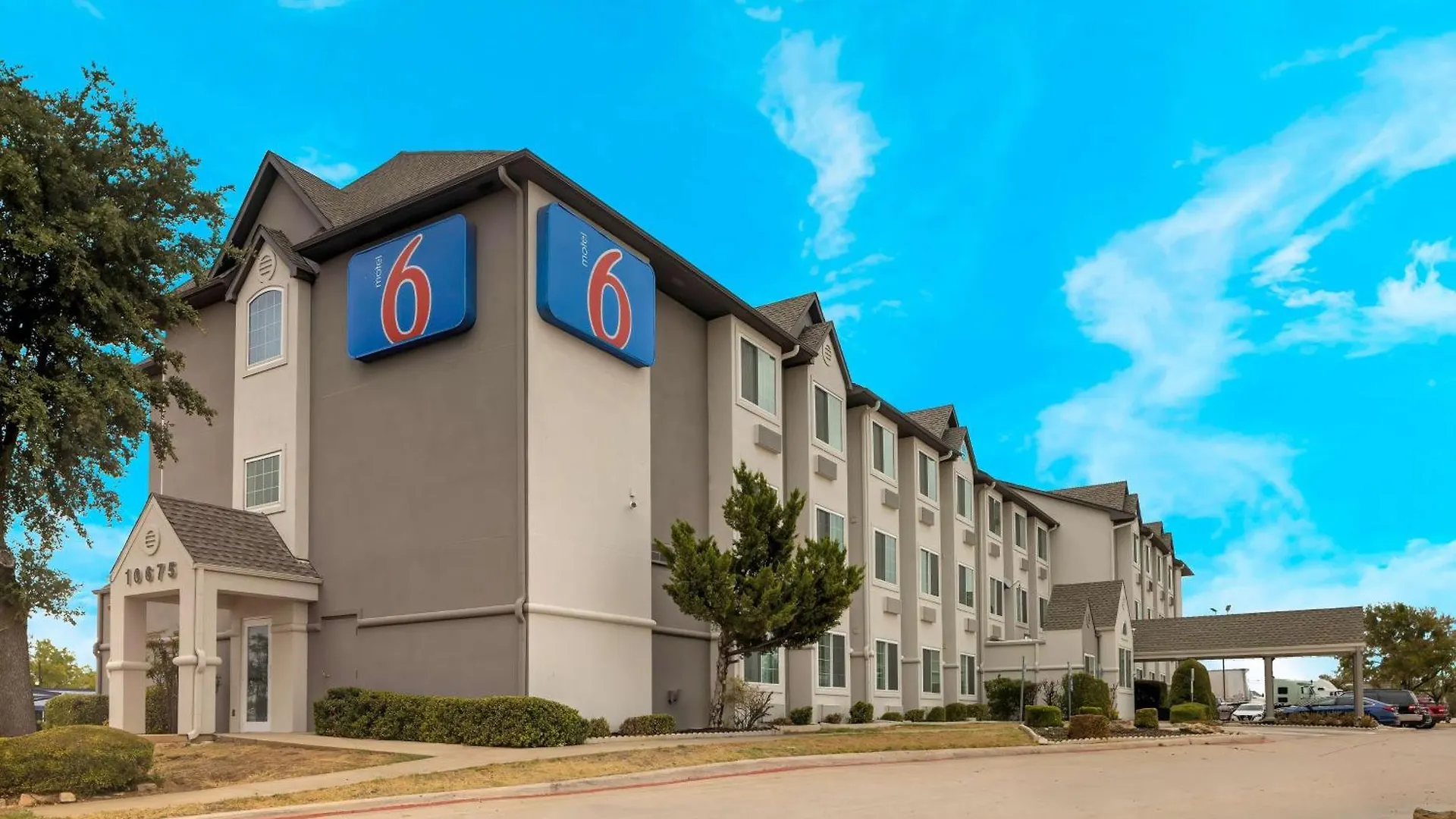 4 Top-Rated 4-Star Hotels in Dallas-Fort Worth Area