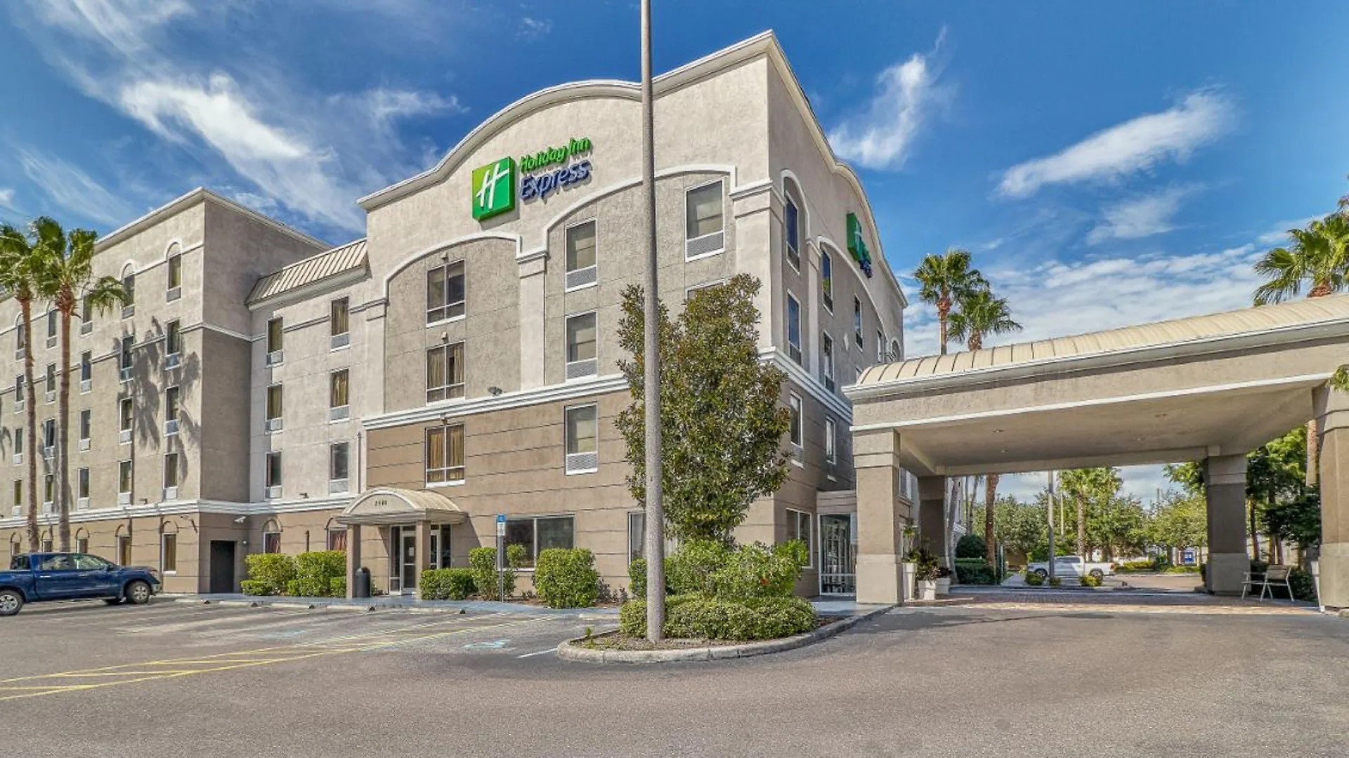 4 Smart Budget Hotels Near Largo Cultural Center Worth Booking